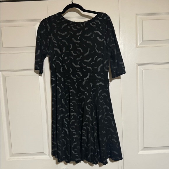 Unique Vintage - Black & Grey Bats Print Stephanie Fit & Flare Dress - Picture 2 of 3